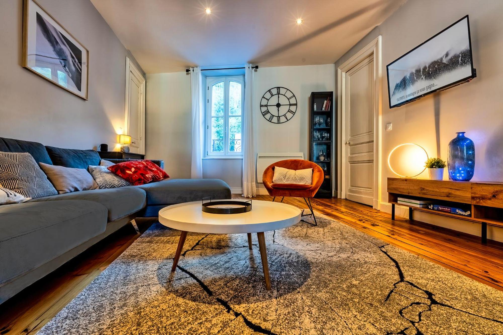 Au Dessus Des Toits Apartment Cauterets Bagian luar foto
